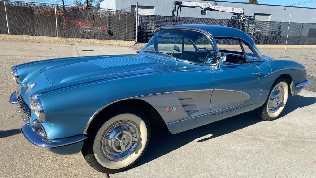 Click to Enlarge-Esc to Close Corvette Generations/C1/C1 1958 convertible blue 4.jpg